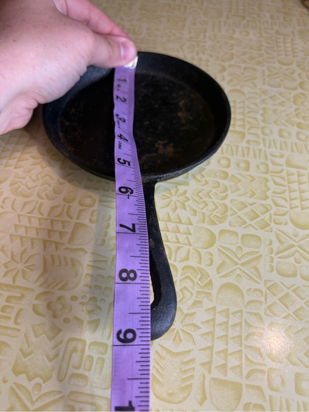 Vintage Black Cast Iron Skillet - Heavy-Duty Frying Pan - Picture 6 of 6